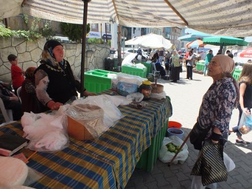 Bir peynir pazarı Bir peynir pazarı